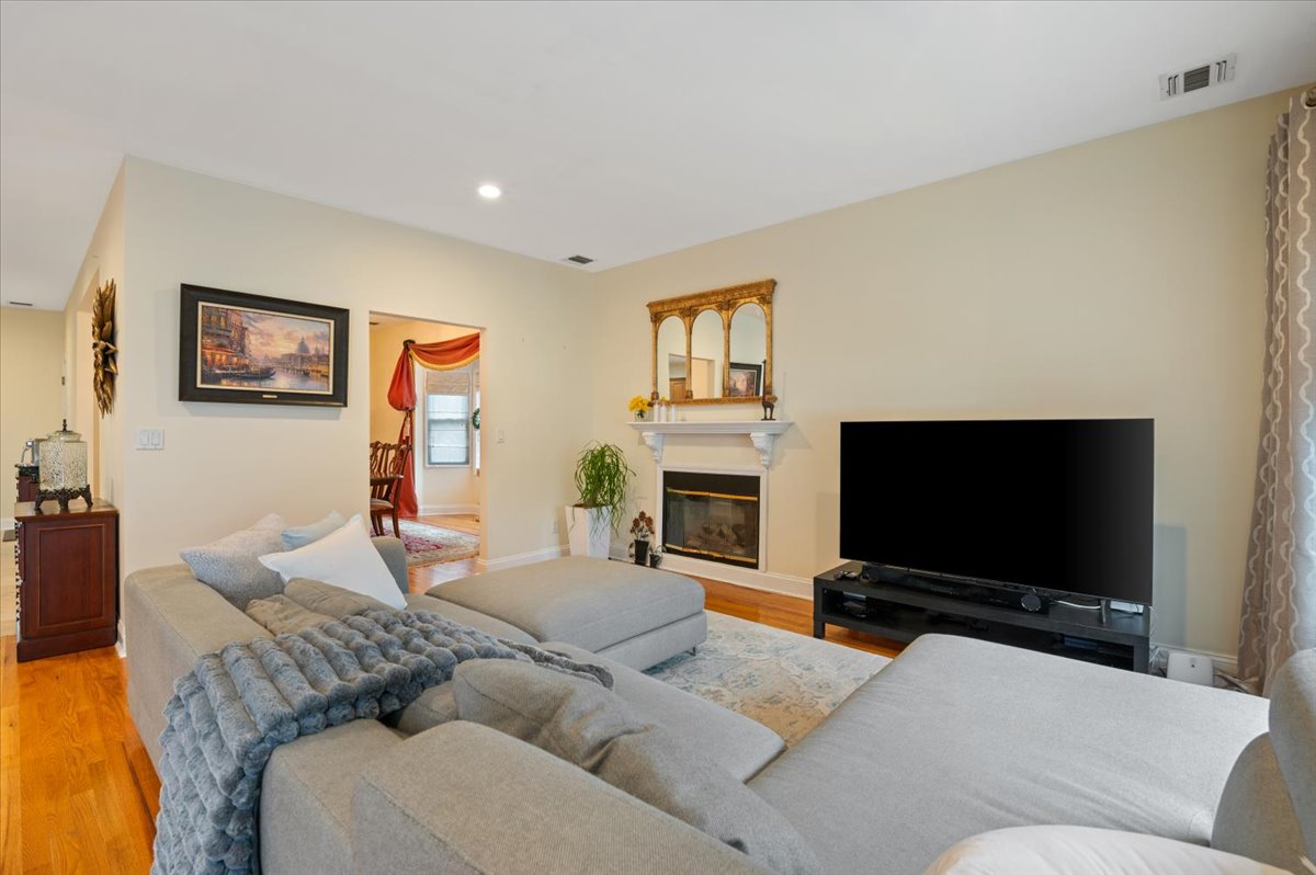 14-780_1585 14-780_1585